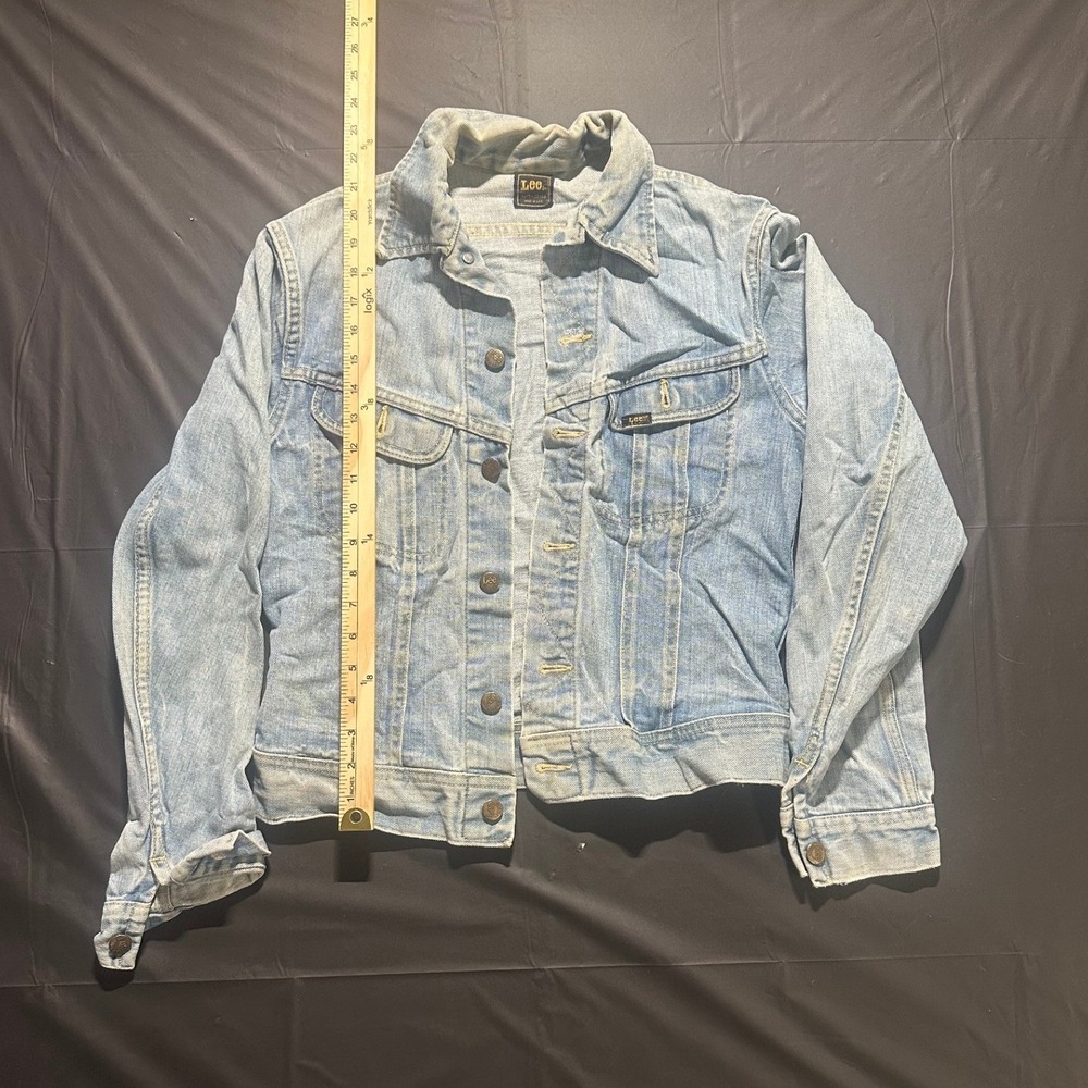 Vintage Lee Riders Denim Trucker Jacket Light Wash Made in USA Mens Small 18x21